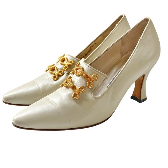 Bally Ivory Leather Chain Pumps — Vintage Milan, Quiet Luxury, Fall Runway | 90s - Picture 2 of 16